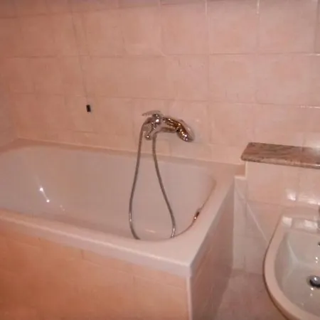 In Isabella 아파트